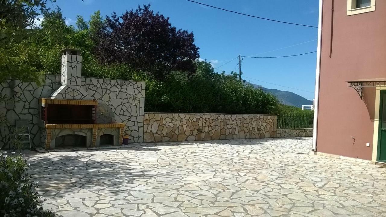 Villa Eleftheria Karavomylos Bagian luar foto
